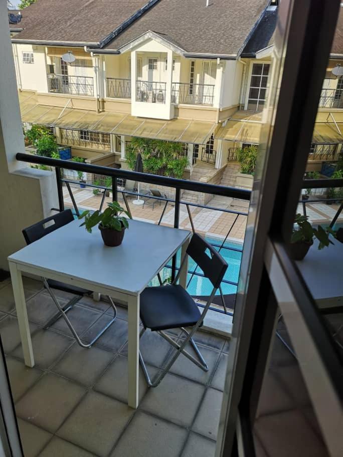 5 Twenty Ampang Hilir Pensión Kuala Lumpur Exterior foto
