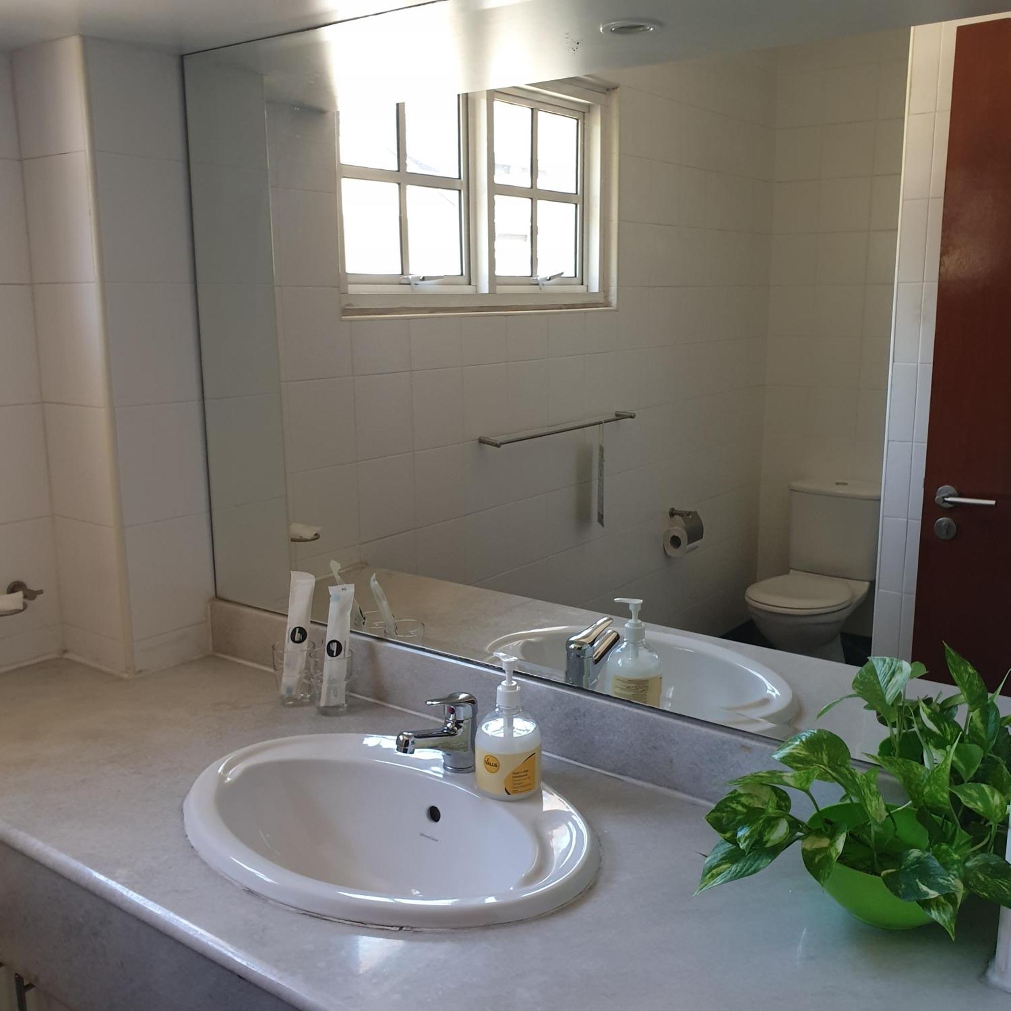 5 Twenty Ampang Hilir Pensión Kuala Lumpur Exterior foto