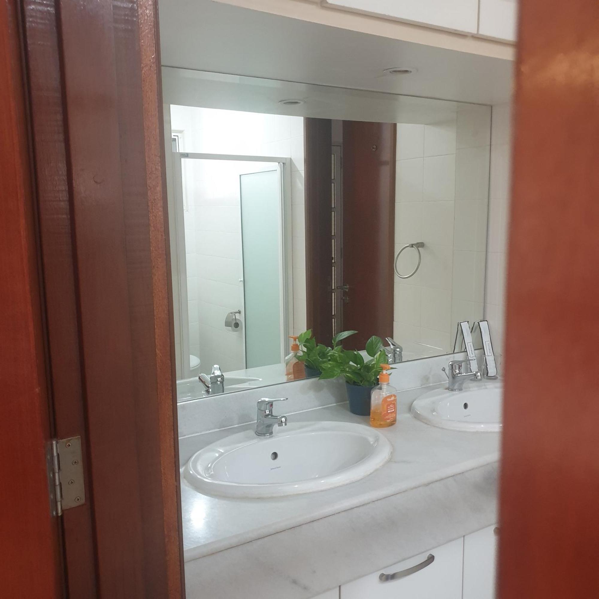 5 Twenty Ampang Hilir Pensión Kuala Lumpur Exterior foto