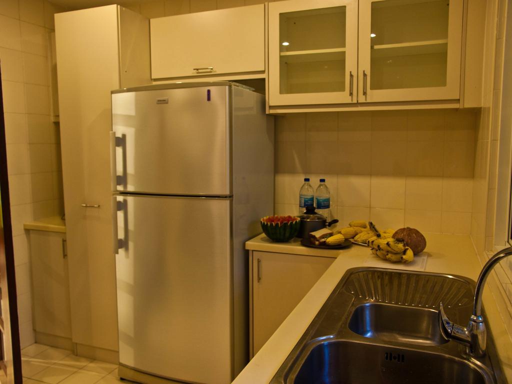 5 Twenty Ampang Hilir Pensión Kuala Lumpur Habitación foto