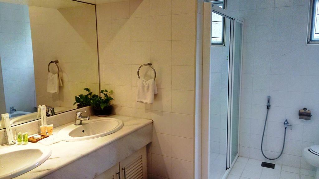 5 Twenty Ampang Hilir Pensión Kuala Lumpur Exterior foto